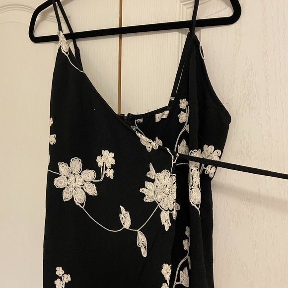 Floral Embroidered Black Romper Skort - Size 8 (Australia) or Size M (US) - Picture 4 of 7